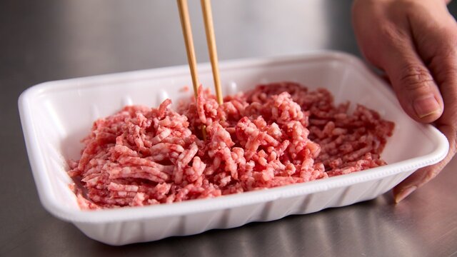 951名に聞いたオーブンレンジの不満１位は「解凍ムラ」💧グラファイトオーブンレンジならまるっと解決！