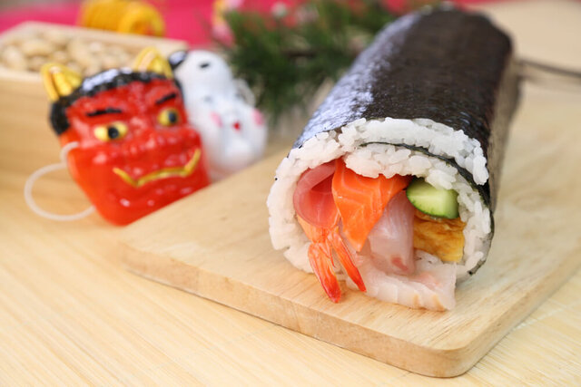 2022年の恵方巻のトレンドは「はみ出し」と「贅沢」？テンション上がるおすすめ8選をご紹介