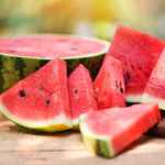 栄養と一緒に水分補給！おいしいスイカの選び方や切り方のアイデア