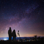 夏休みは星座鑑賞のベストシーズン！夏の星座や流星群の見つけ方も