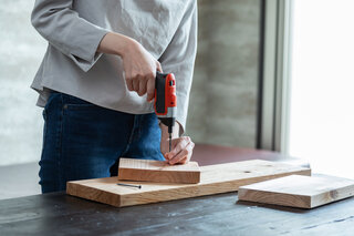 DIY初心者必見！おすすめ工具＆100均アイテムで作る簡単家具アイデア