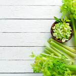 セロリ｜茎にも葉にも栄養たっぷり！筋取りや切り方、おすすめの食べ方