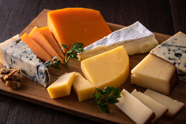 人気のチーズ│種類ごとの風味や特徴・おいしい食べ方は？選び方も紹介