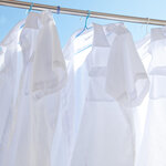 白い服やシャツの黄ばみの落とし方。簡単テクニックで襟・脇も白さをキープ！