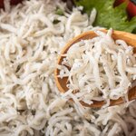 しらすの栄養成分と効能｜ちりめんじゃことの違いや栄養を活かす食べ方も紹介