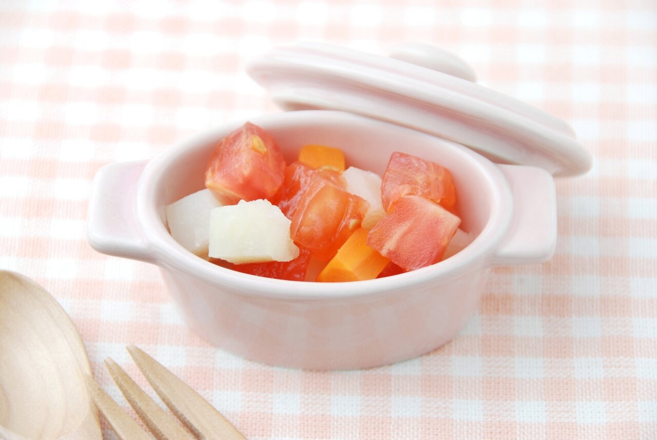 トマトの離乳食はいつから？与える量やおすすめレシピを紹介【管理栄養士監修】