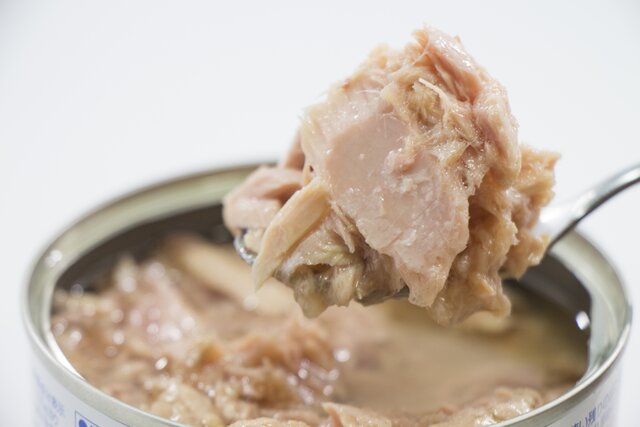 離乳食のツナ缶はいつから？中期・後期・完了期別レシピ【栄養士監修】