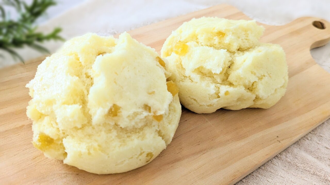 さつまいもが入った蒸しパン