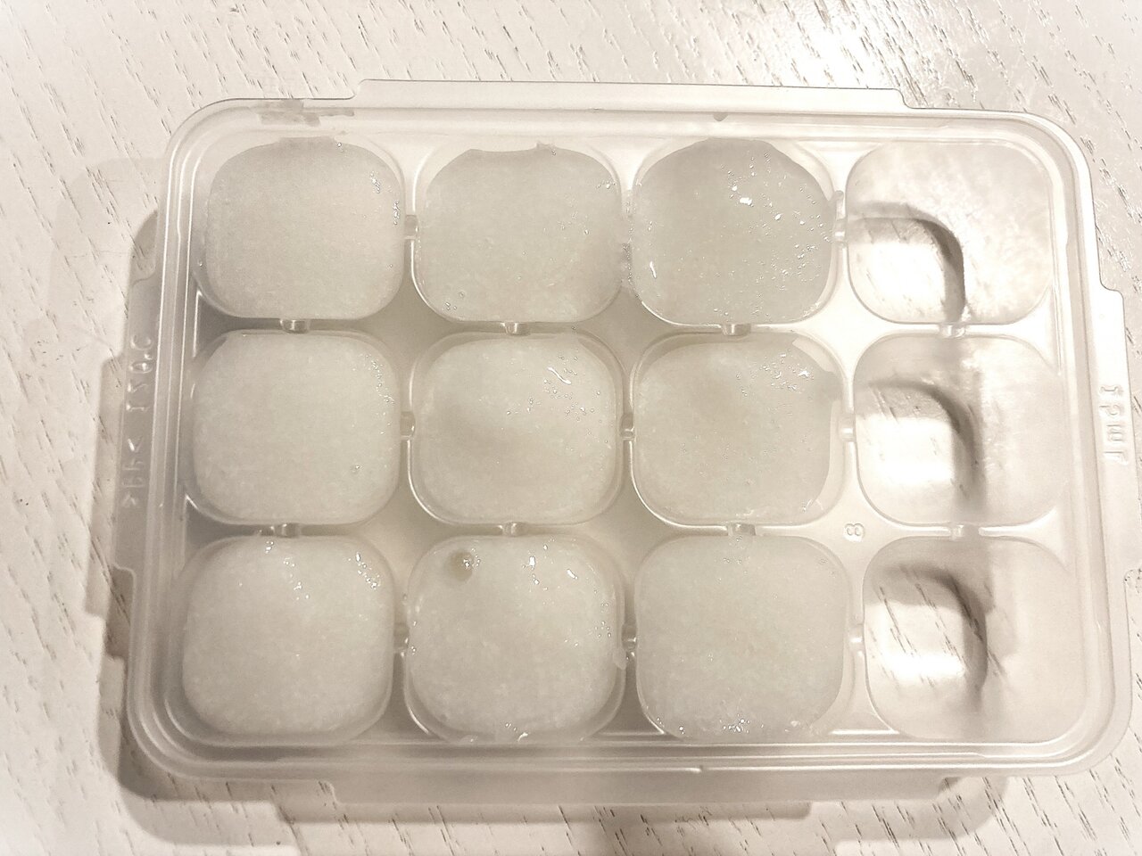 冷凍容器に入ったおかゆ