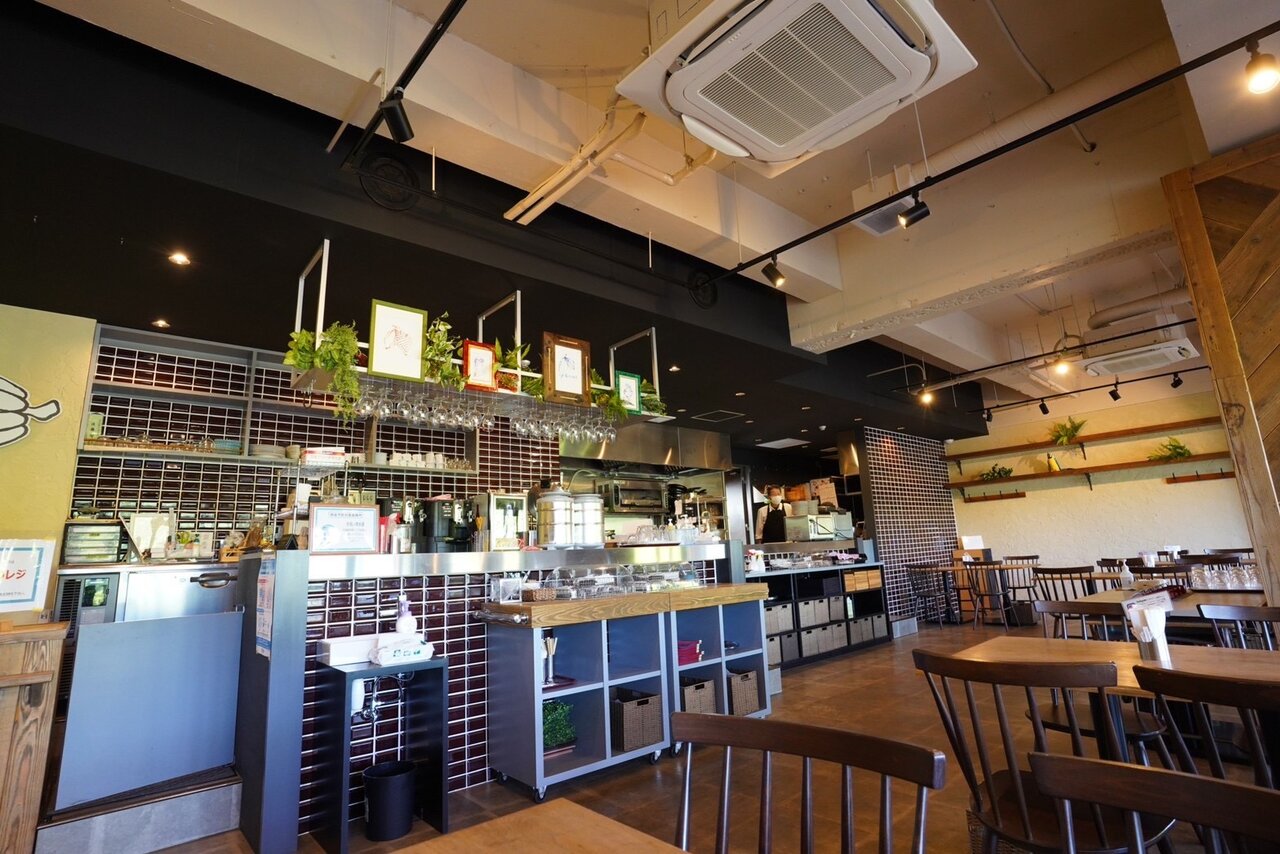 みやぎ蔵王きららの森キャンプ場内のカフェの様子