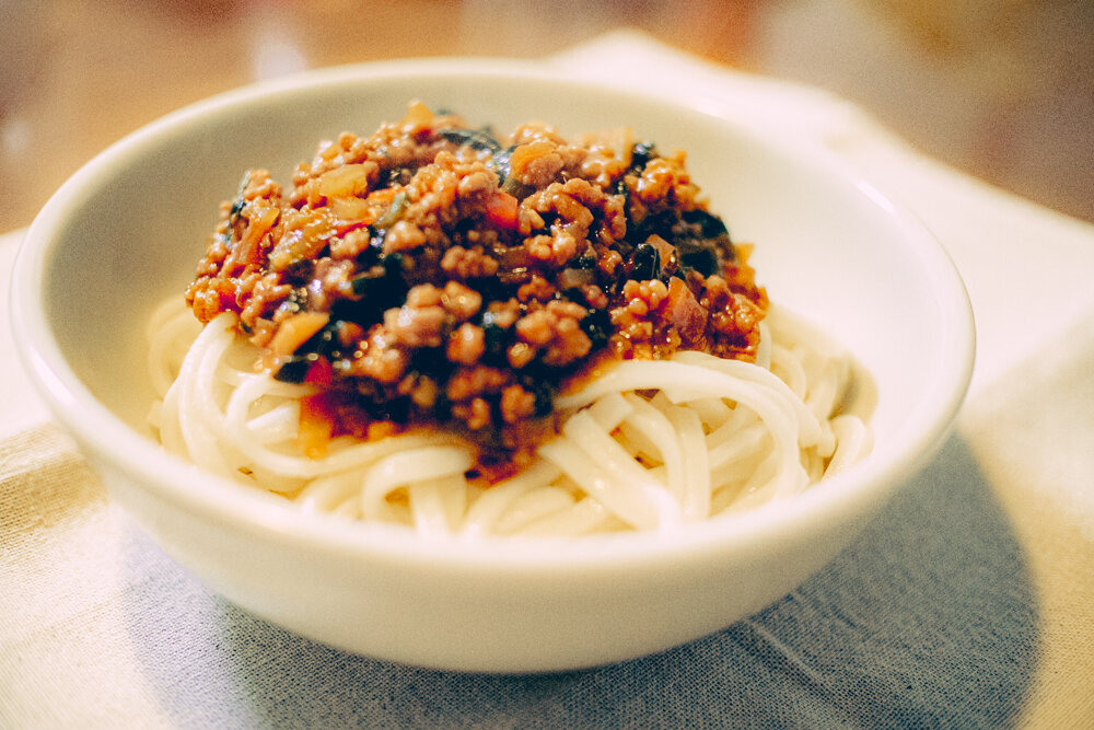 肉みそたっぷりのジャージャーうどん