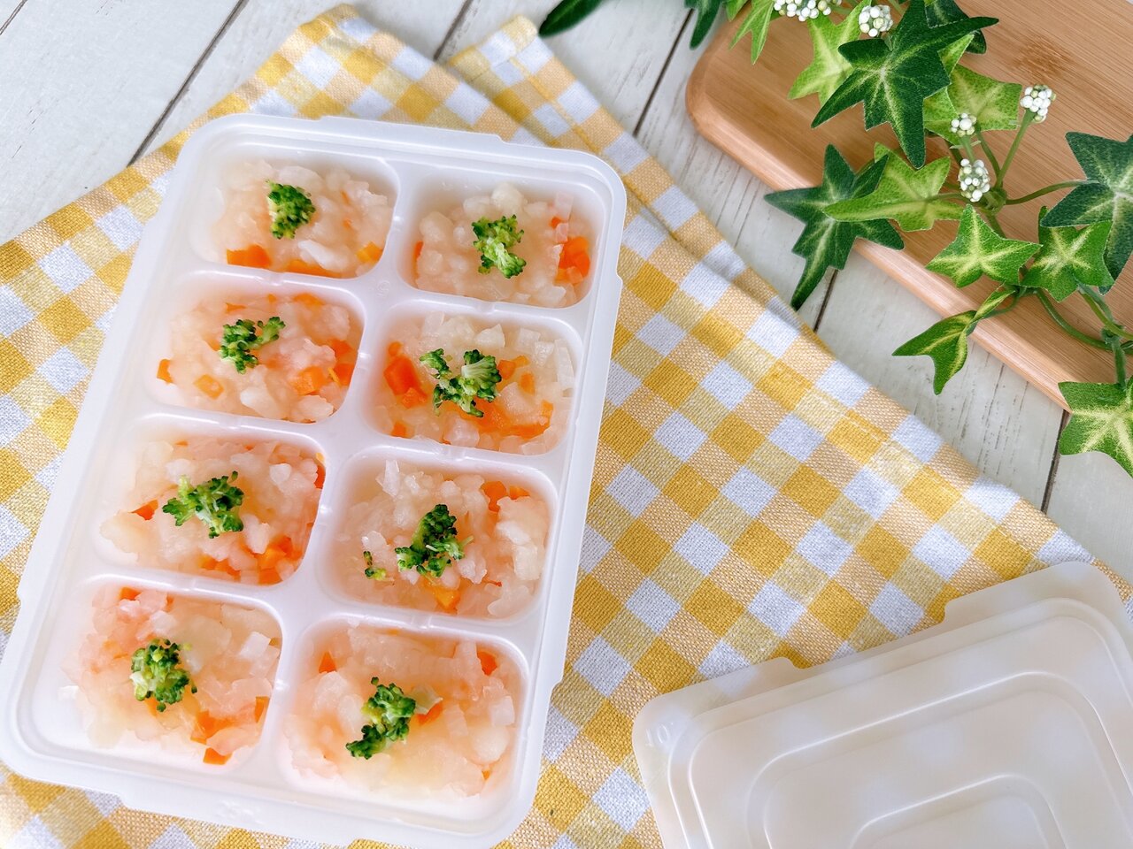 冷凍ストックされた手作りの離乳食