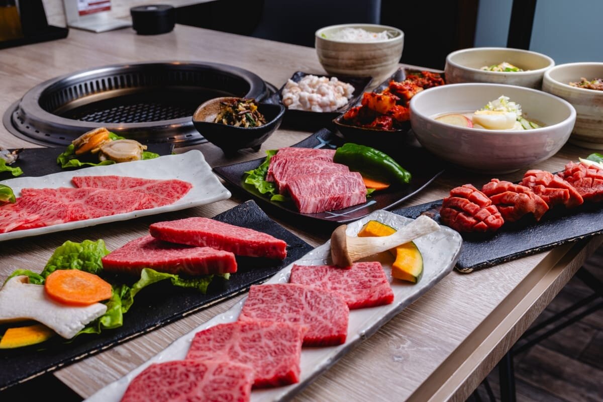 三水苑の焼肉用のテーブル