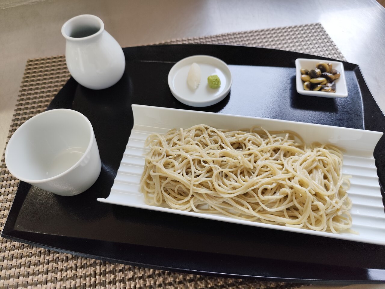おぼんにセットされたSoba Dining 蕎花のそば