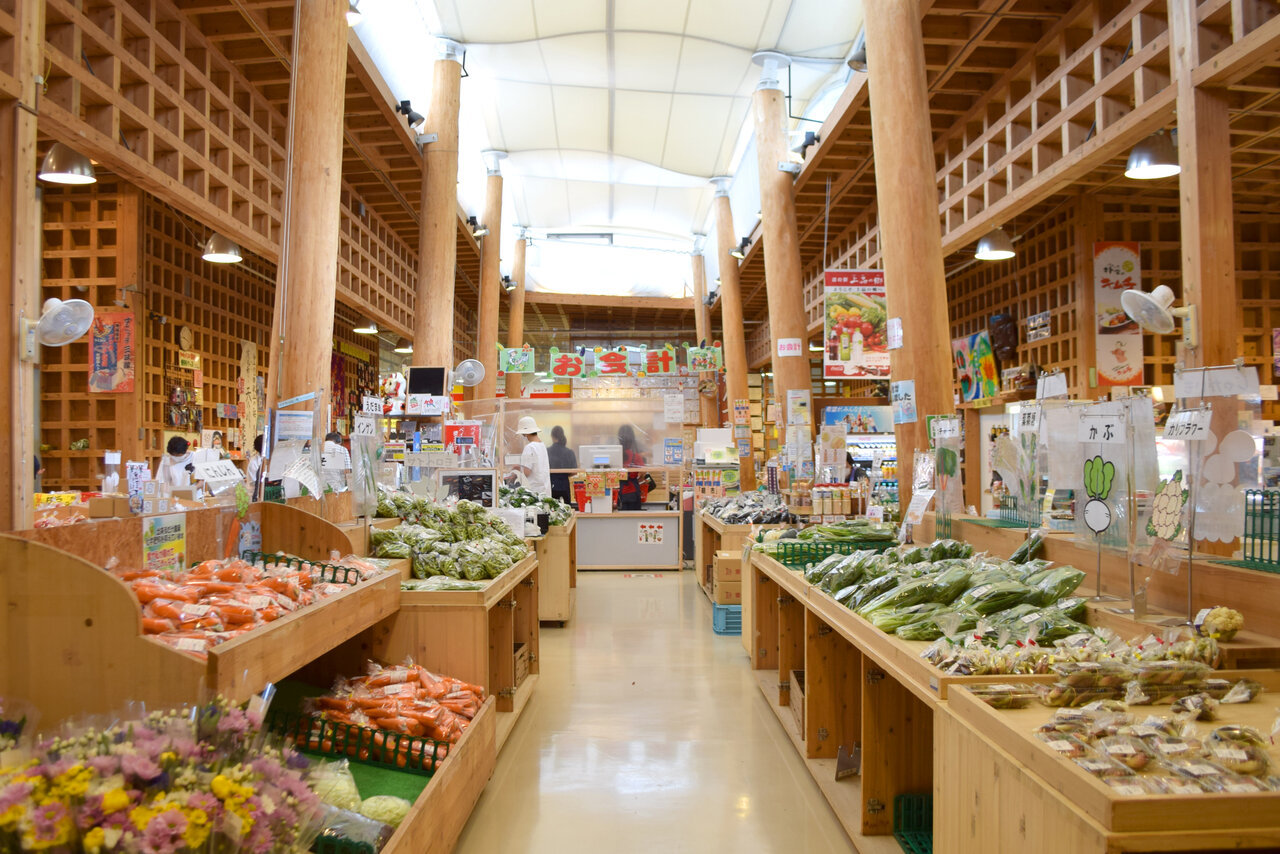 上品の郷の直売所の様子