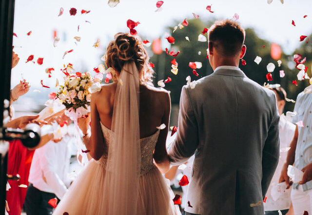 結婚式の余興アイディア集5選 盛り上がる出し物や準備のポイントも紹介