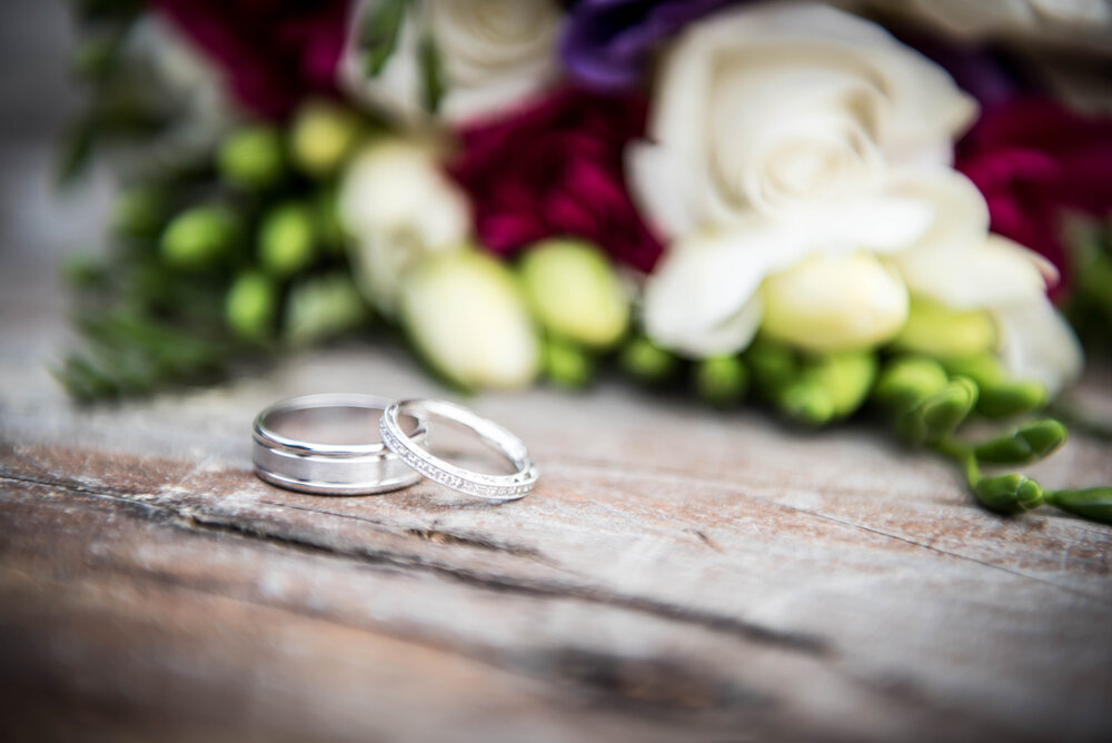 結婚式の指輪交換が持つ意味とは 挙式スタイルに合わせた取り入れ方や流れも解説