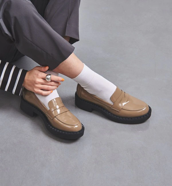 ローファーコーデ特集 足元からきれいな大人女子スタイル Uaコラム Ua Columns ユナイテッドアローズ公式通販 United Arrows Online