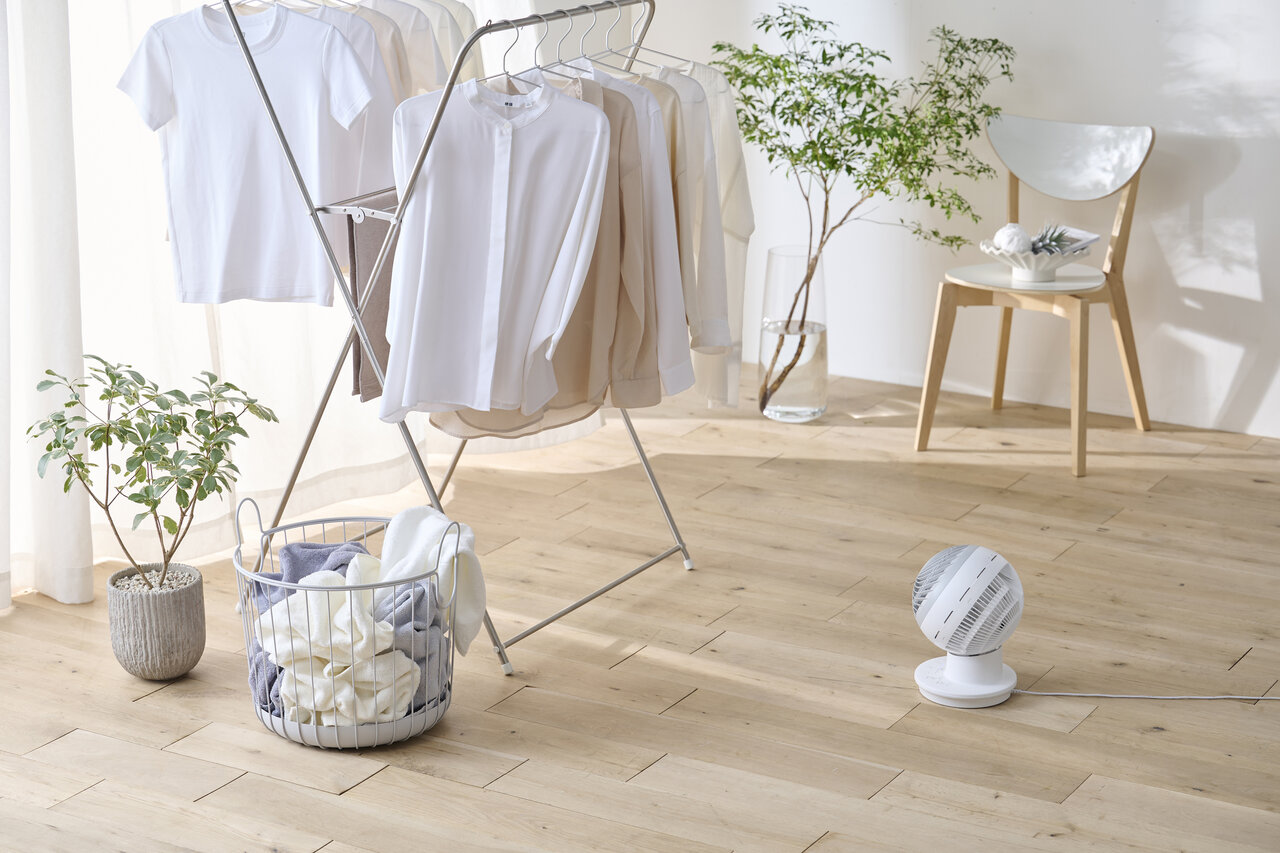 部屋干しにはサーキュレーターを使おう！扇風機よりおすすめな理由や早く乾かすコツ