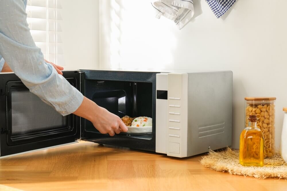 電子レンジのサイズはどう選ぶ？世帯人数別の目安と失敗しない選び方を徹底解説