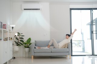 エアコンはつけっぱなしにすると壊れる？故障を防ぐ方法やリスクへの対策を解説