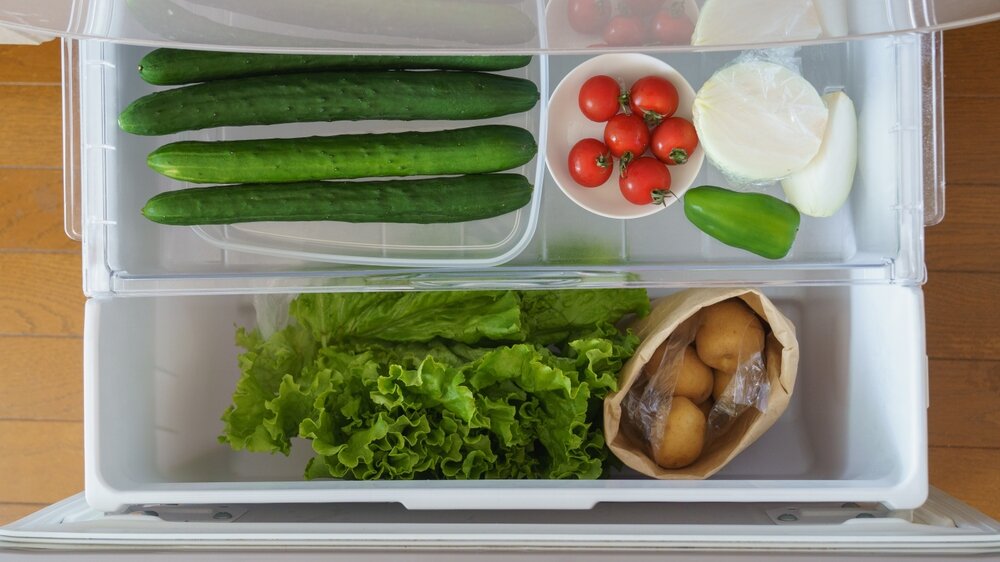 野菜が入った冷蔵庫の野菜室
