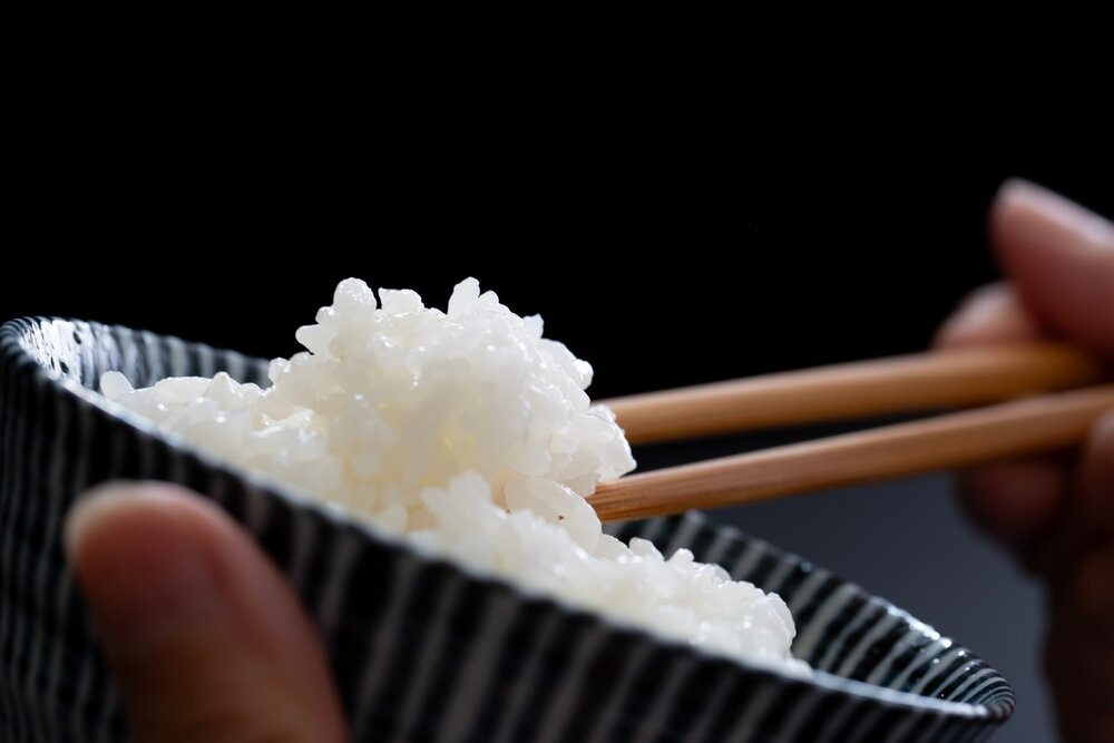 お茶碗に入ったお米