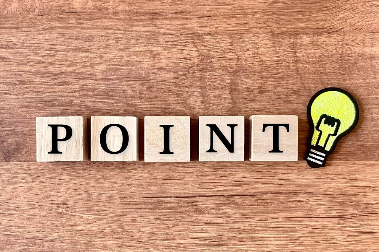 POINTと書かれた木のブロック