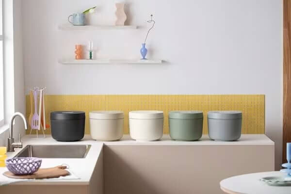 色とりどりのアイリスオーヤマの炊飯器