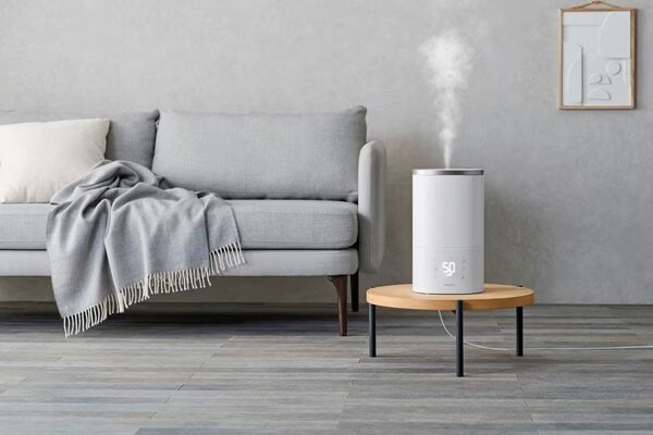 シンプルな部屋になじむ加湿器