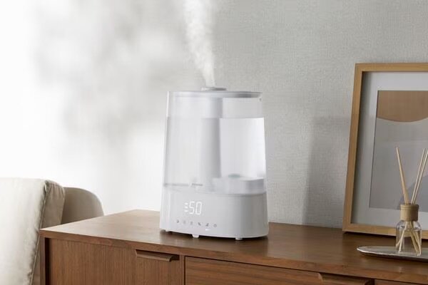蒸気が出て運転中の加湿器