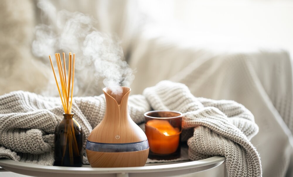 テーブルに置かれた加湿器