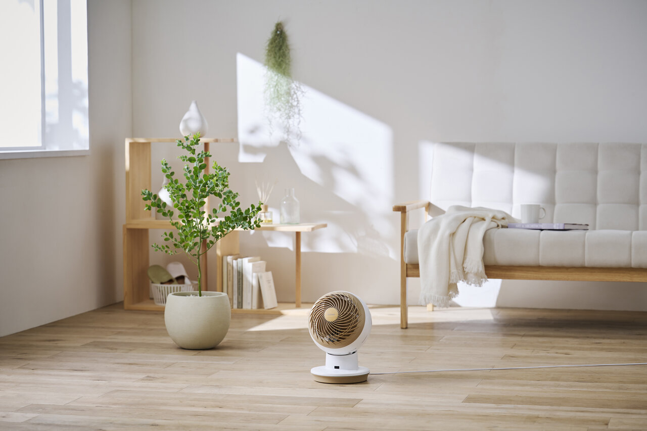 部屋の中のサーキュレータ