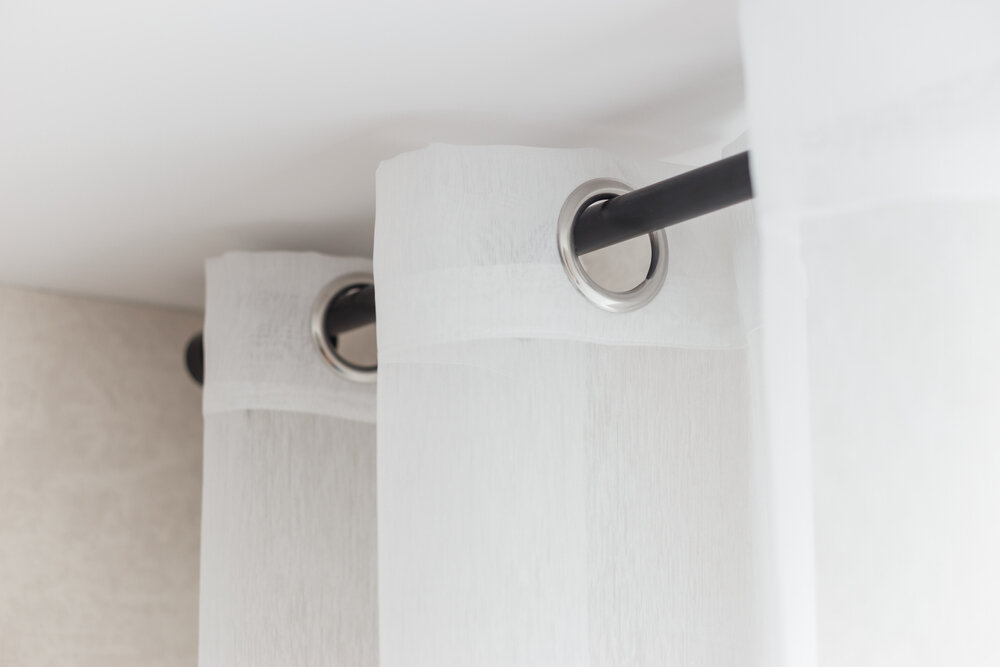 突っ張り棒とハトメカーテン