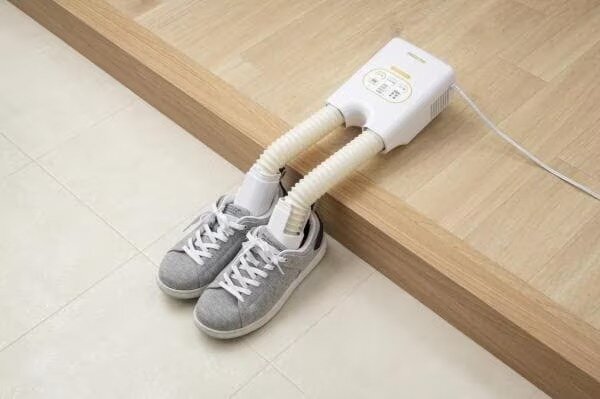 アイリスオーヤマの脱臭くつ乾燥機