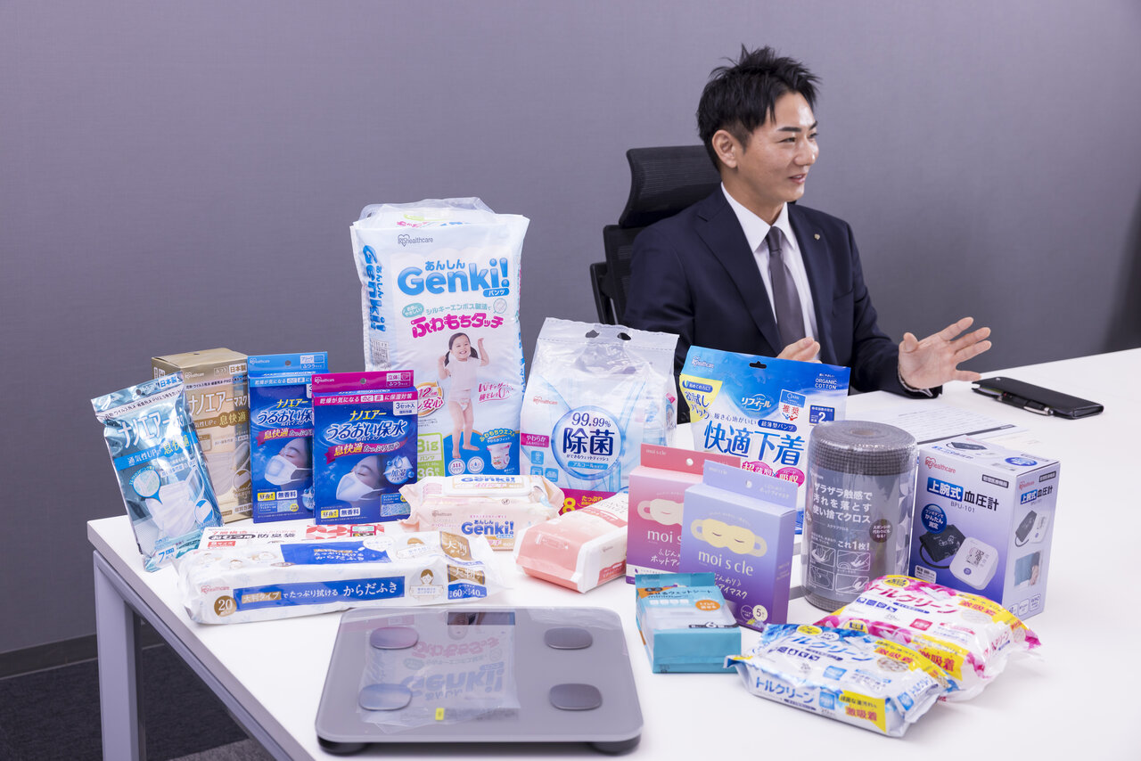 インタビューに答える加度圭悟ヘルスケア統括事業部長