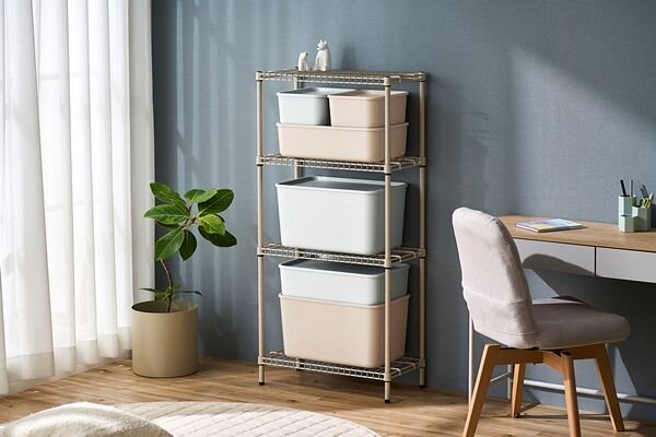 リビングに置かれたアイリスオーヤマの収納BOX