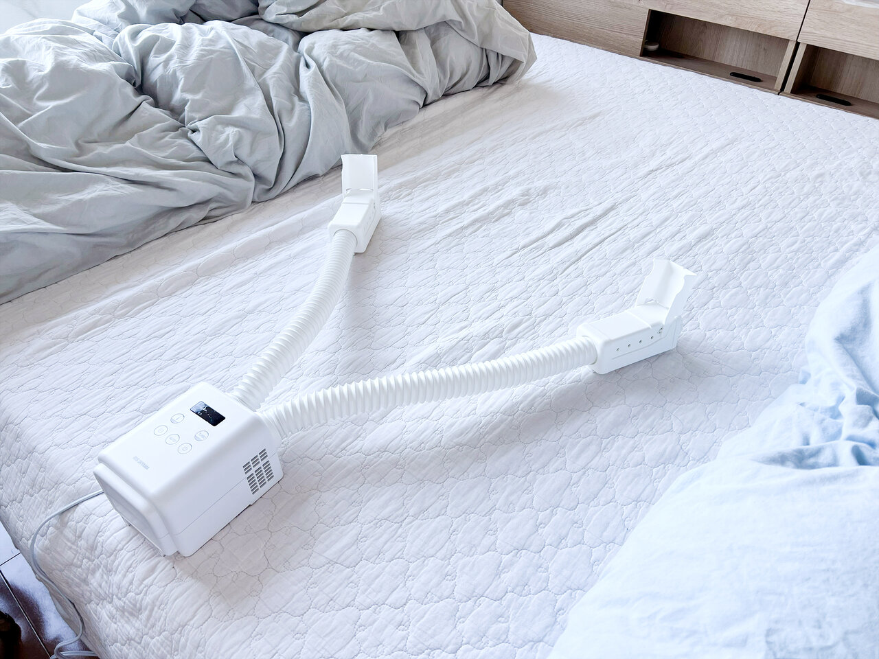 ノズルを伸ばしたふとん乾燥機