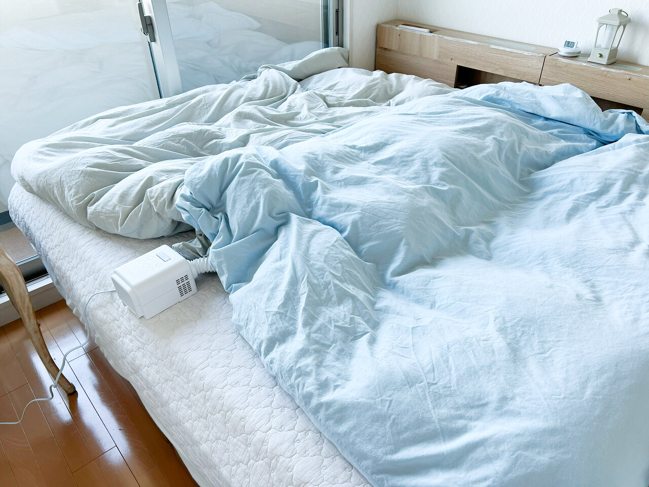 稼働中のふとん乾燥機