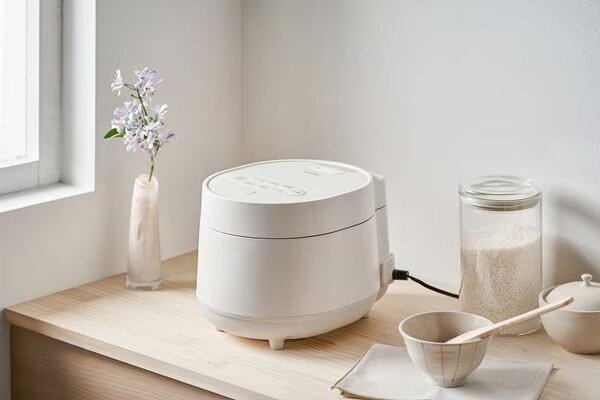 インテリアになじむおしゃれな炊飯器