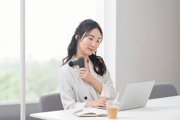 MiCOLA ビューティーケアガンプラス／FRT-M02