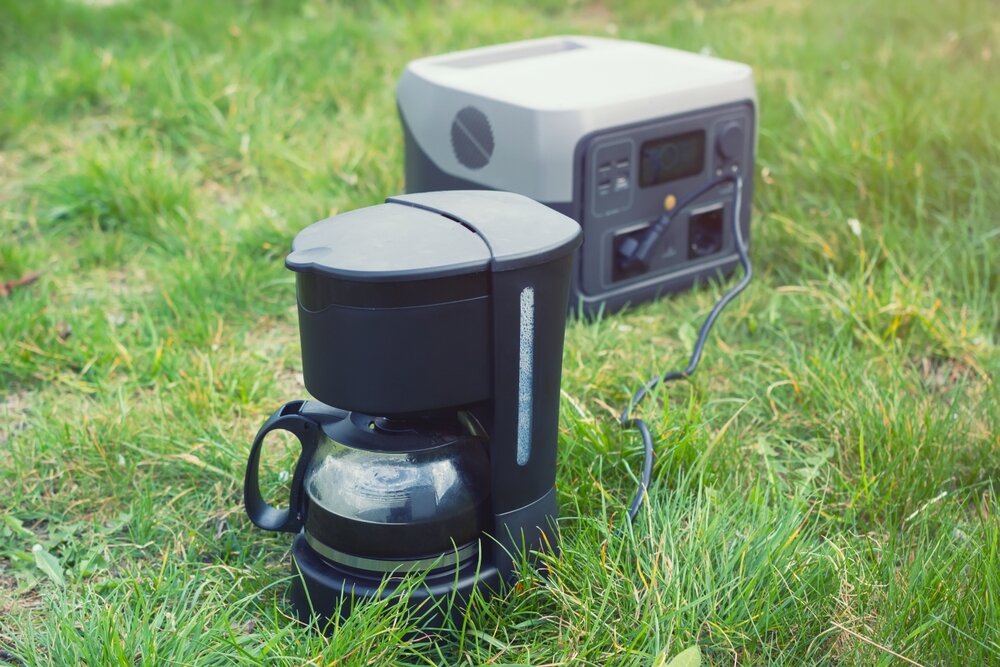 ポータブル電源とコーヒーメーカー