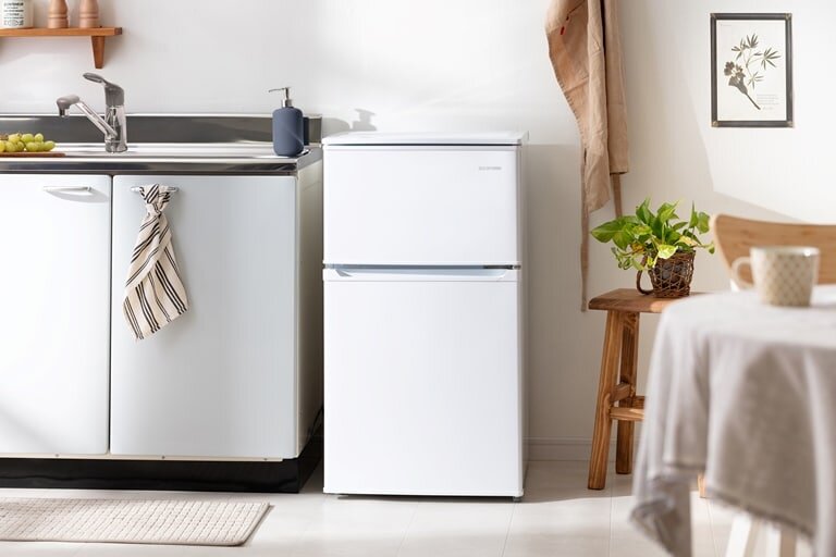 キッチンに置かれた白い台所