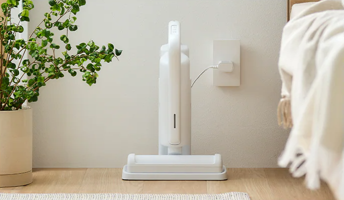 充電中の布団クリーナー