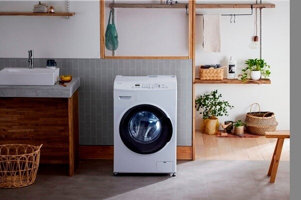 おしゃれな洗面所に設置されたドラム式洗濯機