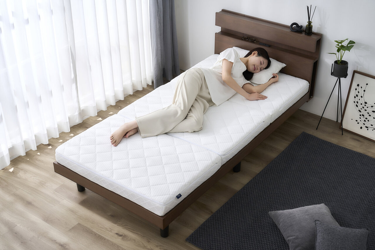 アイリスオーヤマの三つ折りマットレス