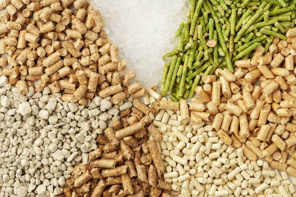 さまざまな種類の猫砂