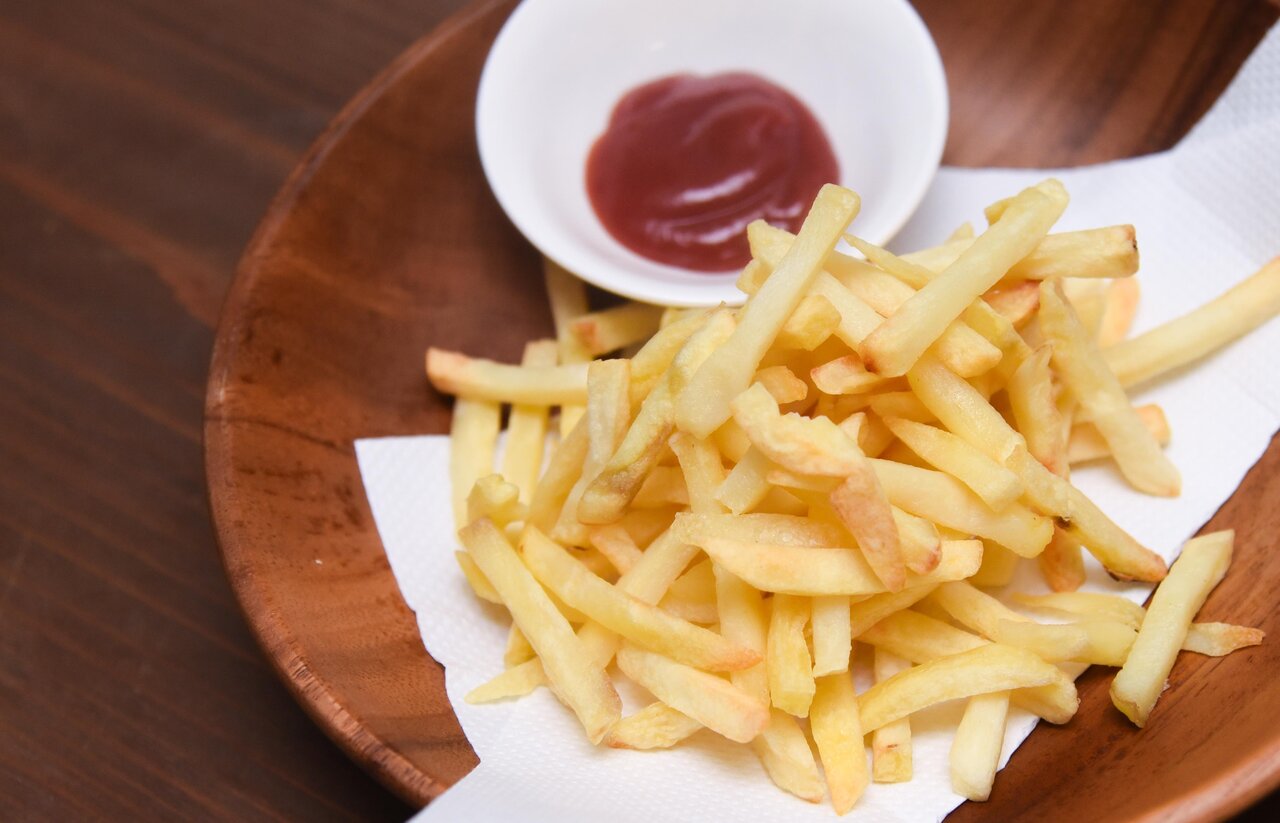 出来あがったポテトフライ