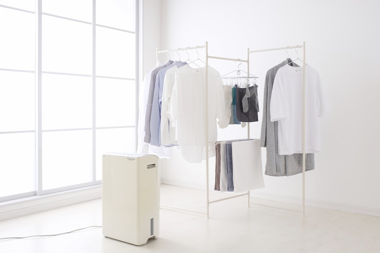 部屋干しで使用する除湿機