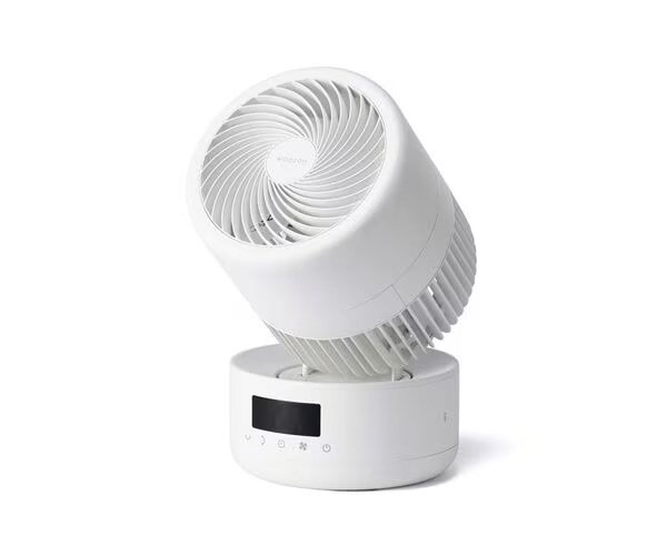 白い背景にアイリスオーヤマの白いサーキュレーター